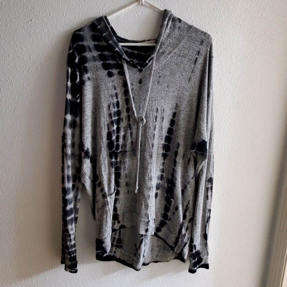 Tye dye oversized black and gray lightweight hoodi